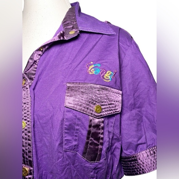 COOGI Y2K Purple Button Down Shirt with Notched Collar and Cuffed Sleeves - Picture 4 of 13